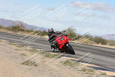 media/Nov-16-2025-Race Pace (Sun) [[8c5fa54630]]/Non Verified Riders (1st 20 Minutes)/3-Turn 3 Inside (11am)/